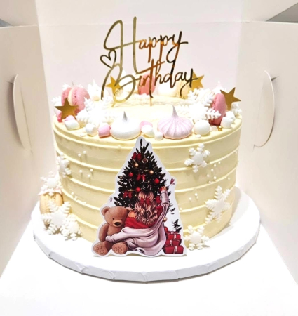 Topper de tort cu element special din carton sub forma de femeie cu urs la brad de Craciun [1]