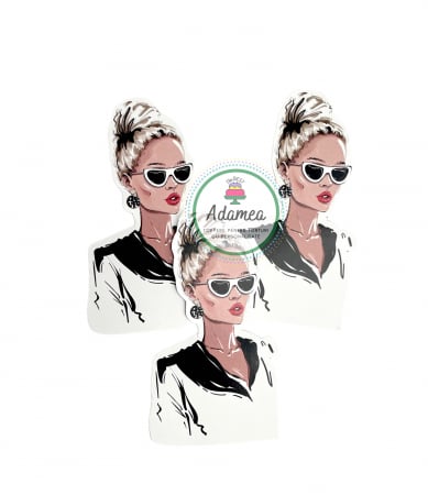 Doamne si domnisoare - Topper de tort  personalizat cu element special din carton sub forma de  femeie eleganta blonda cu coc si ochelari de soare