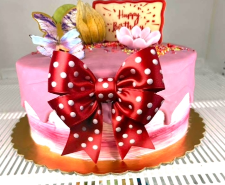 Topper de tort  personalizat cu element special din carton printat cu o funda mare frontala rosie cu picatele albe cu efect 3D [2]