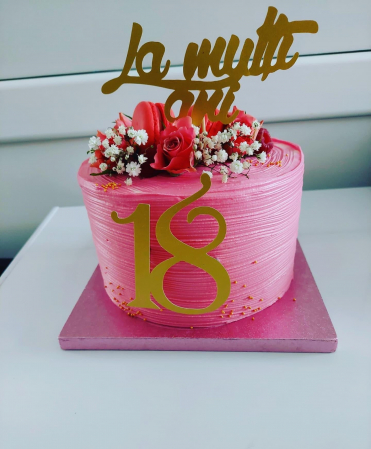 Topper de tort cu element special din carton sub forma de urare La multi ani auriu mat [4]