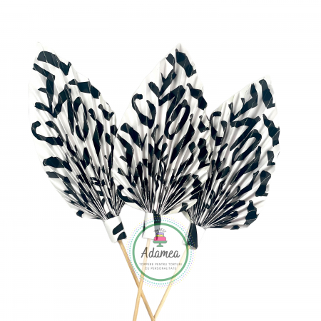 Topper de tort cu element special din carton sub forma de evantai sau frunza de palmier alb cu LOVE negru