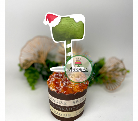 Crăciun - Topper de tort cu element special din carton sub forma de  banut indicator verde cu caciulita de craciun personalizabil cu numele sarbatorilului sau o urare
