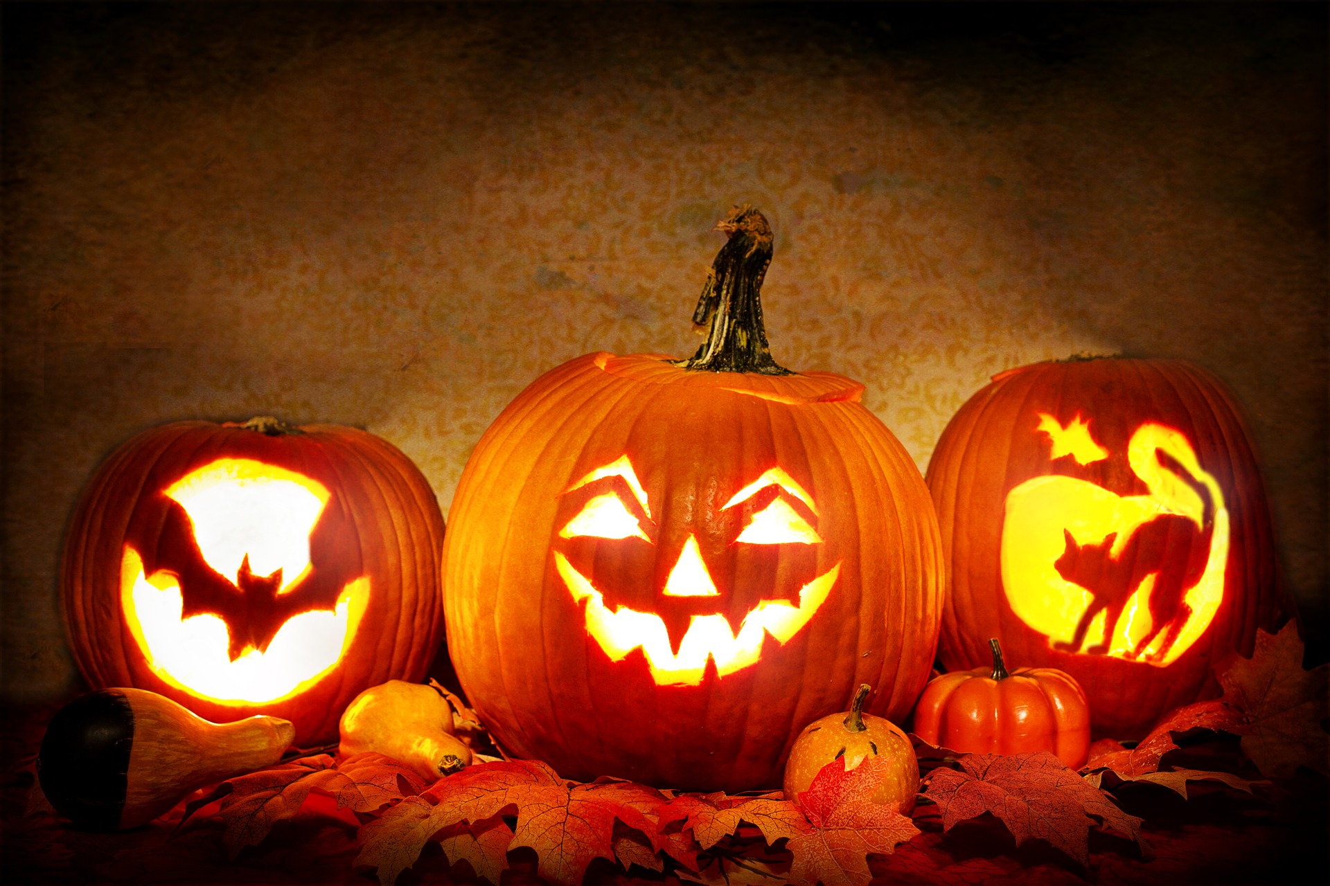 5 idei înfricoșătoare și distractive pentru a sărbători Halloween-ul acasă