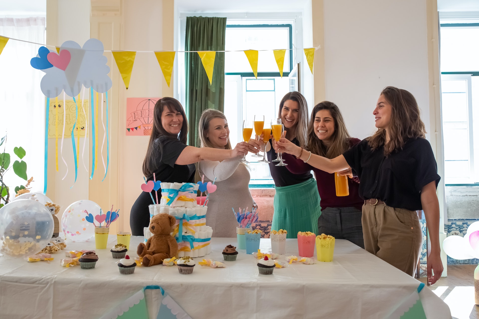 5 Idei de cadouri neobișnuite și încântătoare pentru Baby Shower