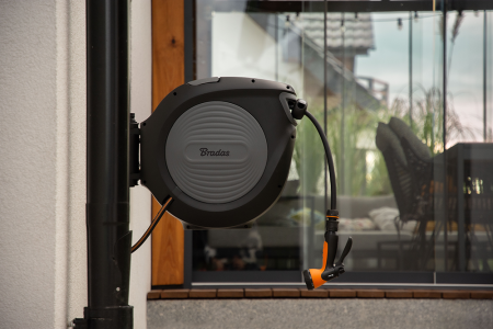 Tambur Automat cu Furtun de Gradina 1/2 20m Black Line Bradas, Caciun Retractabil de Perete cu Sistem Anti-Smucitura [1]