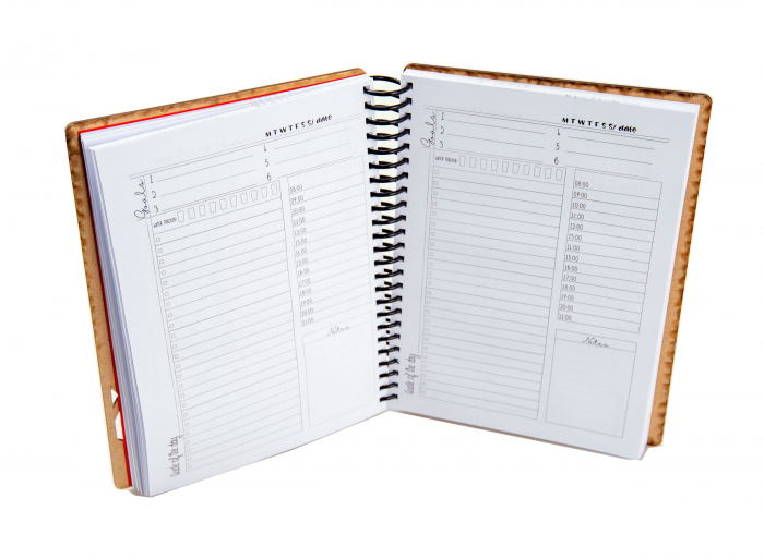 Agenda personalizata din lemn tip planner cu nume [3]