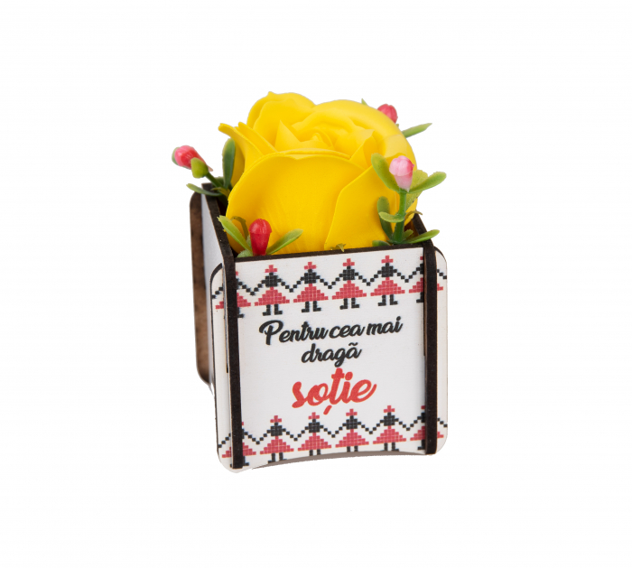 Cutie lemn personalizata cu trandafir de sapun Cea mai draga sotie [2]
