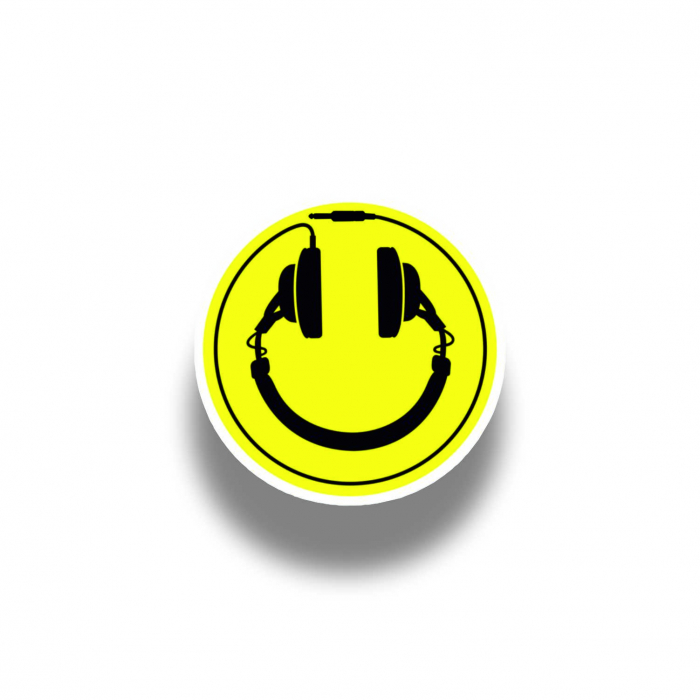 Insigna personalizata cu brosa Headphone smile [1]