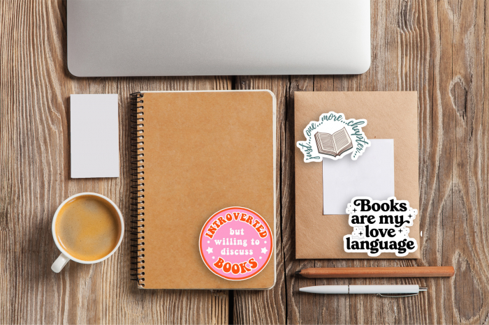 Stickere personalizate Books are my love language 6 cm [3]