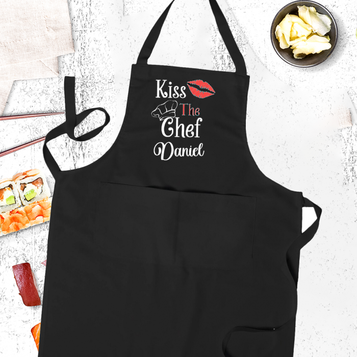Sort bucatarie personalizat Kiss the chef cu nume marime universala cu buzunar [2]