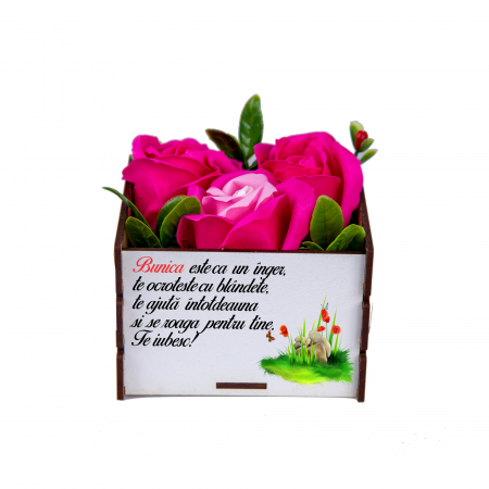 Decoratiuni diverse - Cutie din Lemn Personalizat pentru Bunica si 3 Trandafiri de Sapun