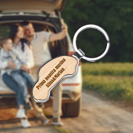 Brelocuri personalizate - Breloc personalizat din lemn in forma de masina personalizat cu mesaj, 5x2.5 cm