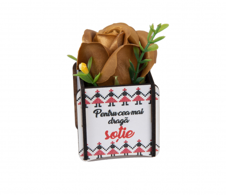 Cutie lemn personalizata cu trandafir de sapun Cea mai draga sotie [2]