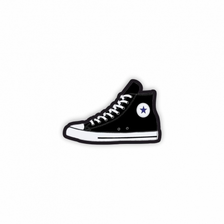 Insigne/Brose - Insigna personalizata cu brosa Converse