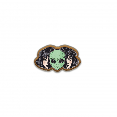 Insigne/Brose - Insigna personalizata cu brosa Alien Girl