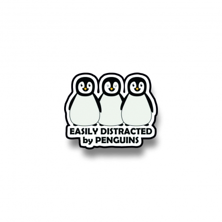 Insigna personalizata cu brosa Easily distracted by penguins