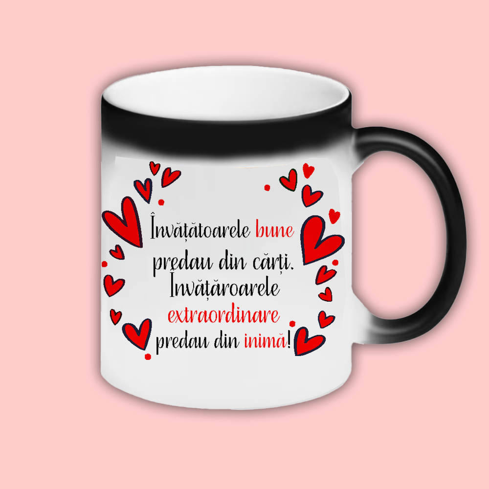 Cana personalizata cu mesaj Invatatoarele extraordinare Cana termosensibila neagra cu interior albastru inchis