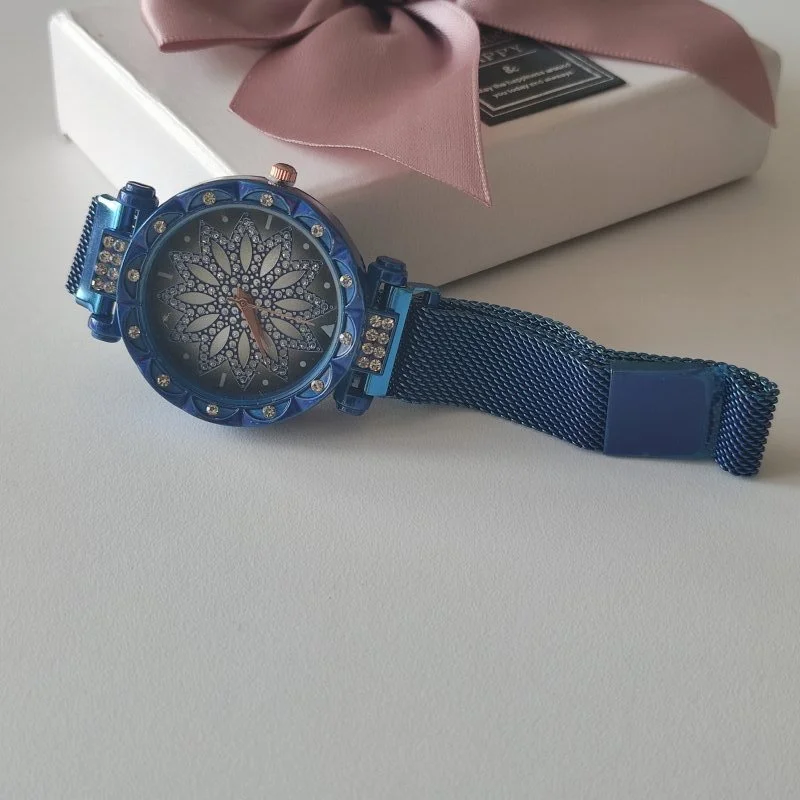 Ceas dama albastru cu cadran floral decorat cu pietricele si bratara metalica cu inchidere magnetica [3]