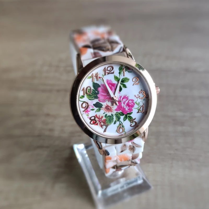 Ceas dama auriu, cadran cu flori si curea model floral [4]