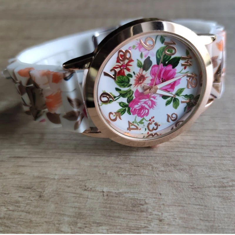 Ceas dama auriu, cadran cu flori si curea model floral [5]