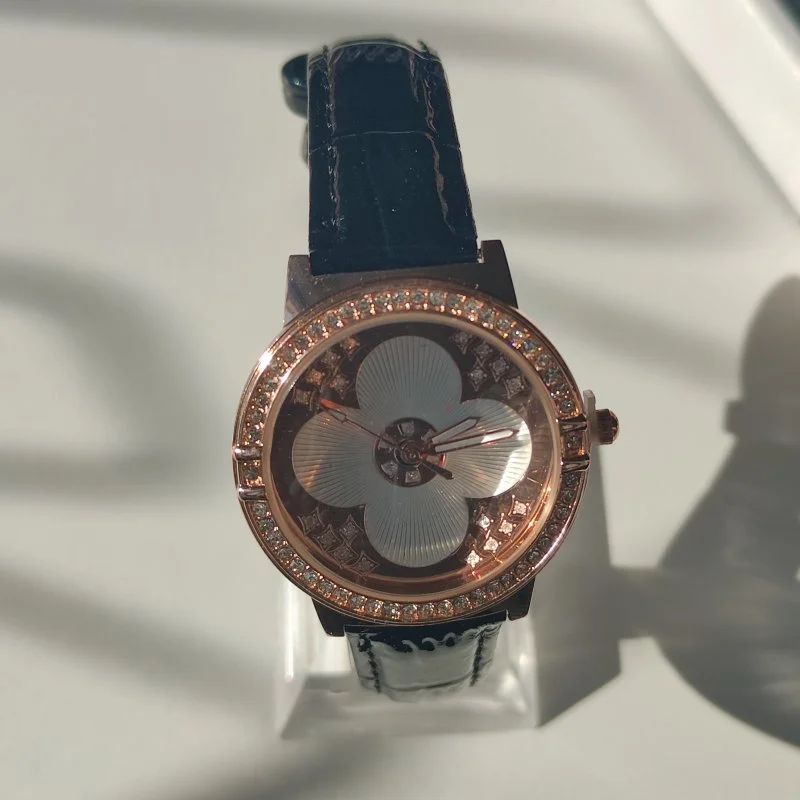 ceas auriu dama cu pietricele pe cadran, model floral [3]