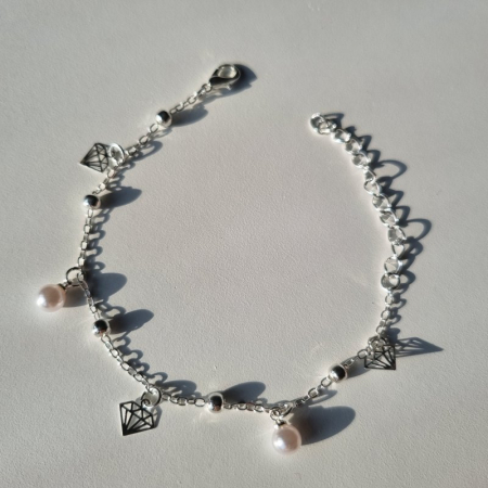 Brățară damă argintie cu charm diamant stilizat și perlă [3]