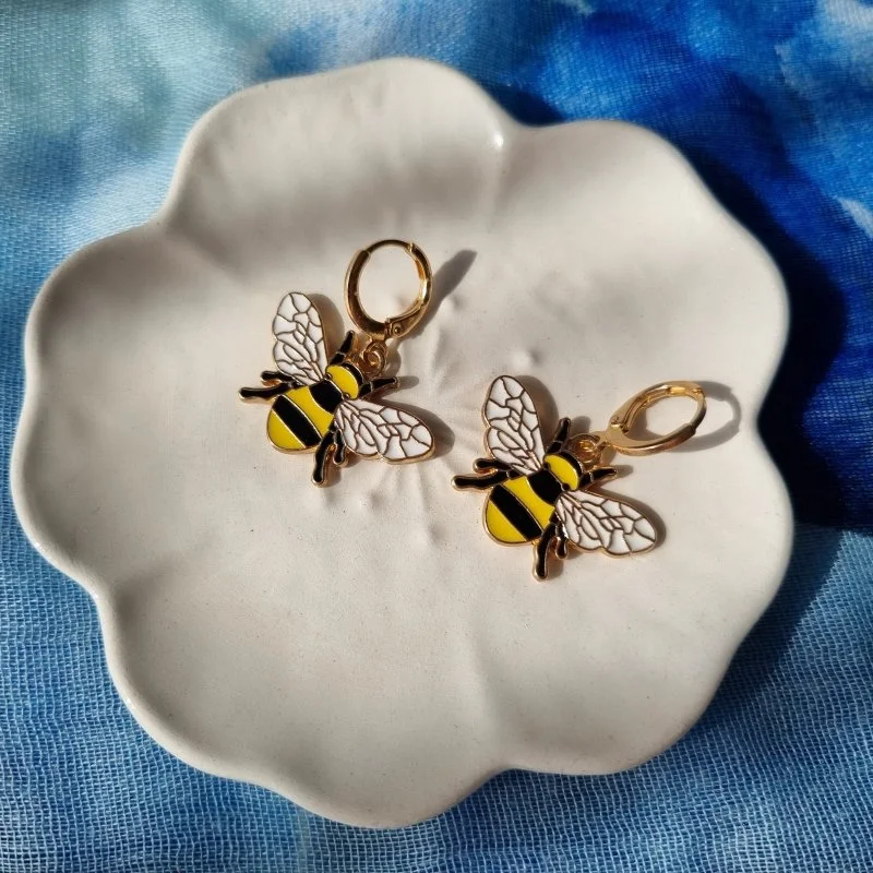 Cercei albina, din metal, culoare galben-auriu [0]