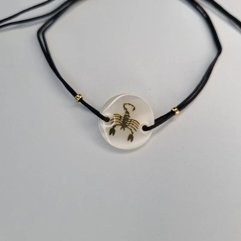 Bratari zodiac cu charm din sidef scorpion, negru