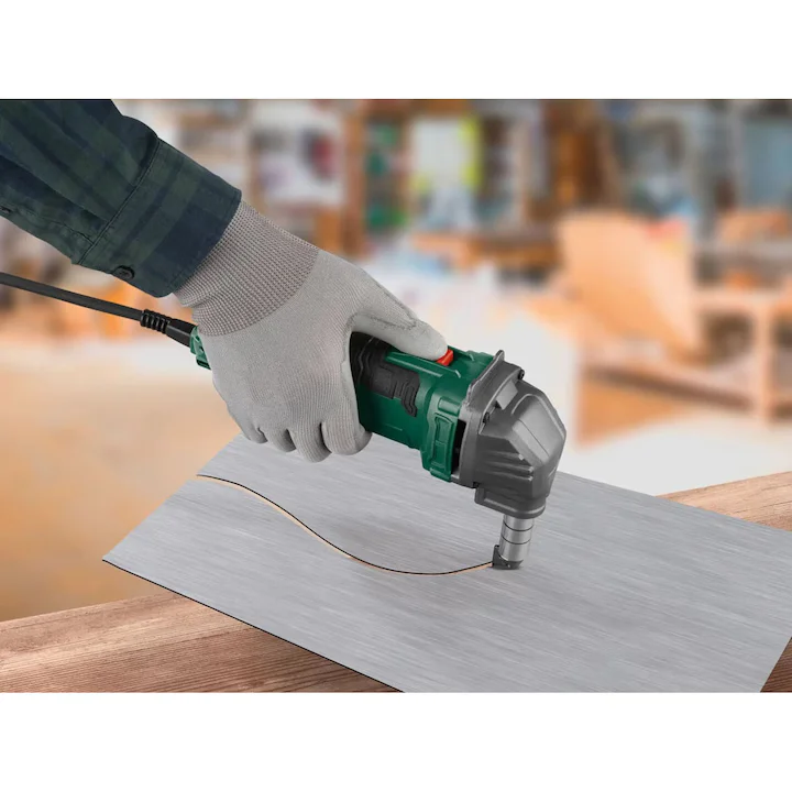 foarfeca-electrica-pentru-taiat-tabla-parkside-pmk-550-b1-550w-verde.jpg [5]