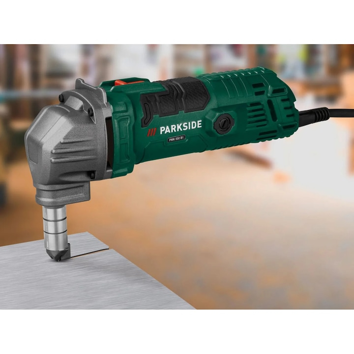 foarfeca-electrica-pentru-taiat-tabla-parkside-pmk-550-b1-550w-verde.jpg [6]