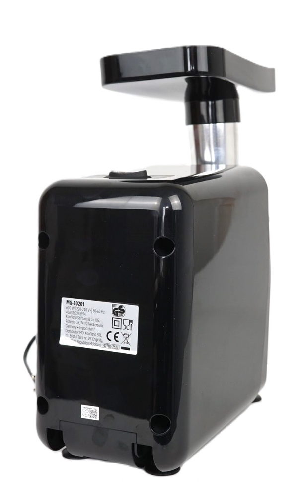 masina-de-tocat-carne-switch-on-600w-functie-reverse-negru-accesorii-incluse.jpg [6]