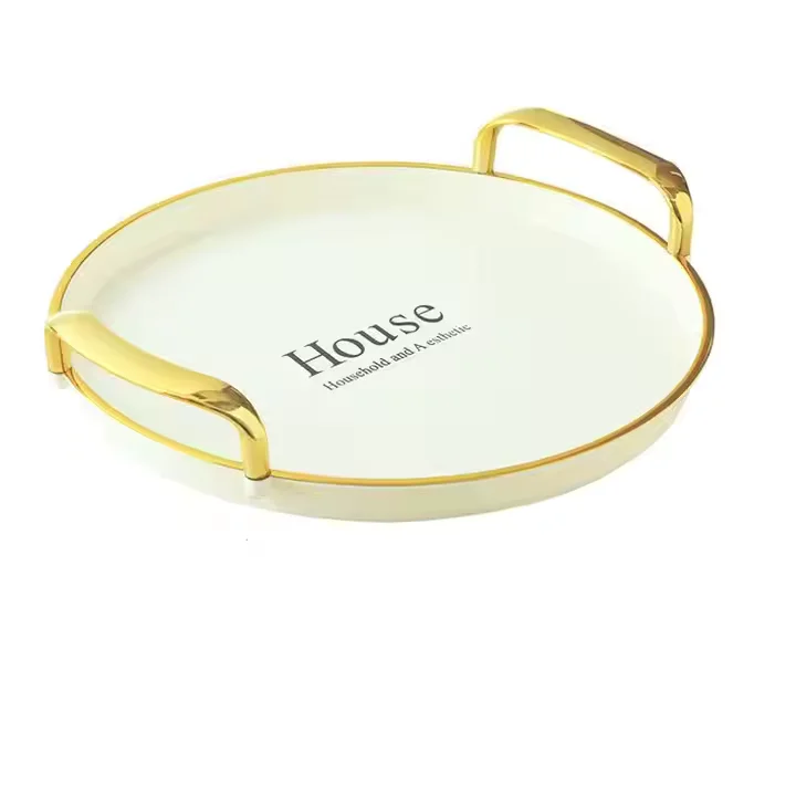 set-platouri-servire-plastic-transparent-auriu.jpg [1]