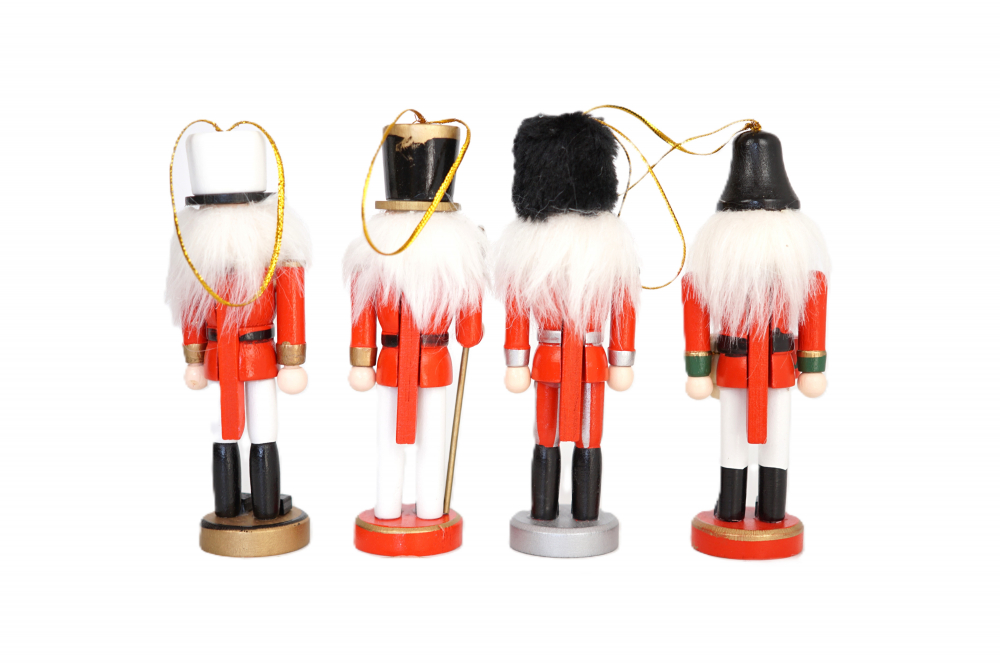 decoratiuni-craciun-set-4-spargatori-de-nuci-lemn-12.5cm-Alb/Rosu.jpg [4]