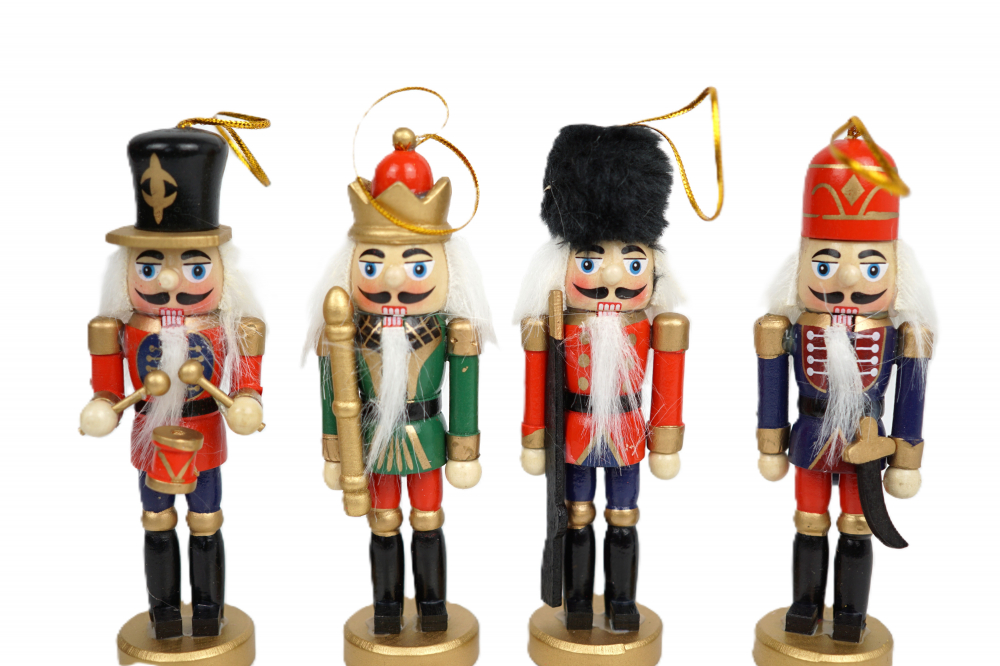 decoratiuni-craciun-set-4-spargatori-de-nuci-lemn-12.5cm-multicolor.jpg [5]