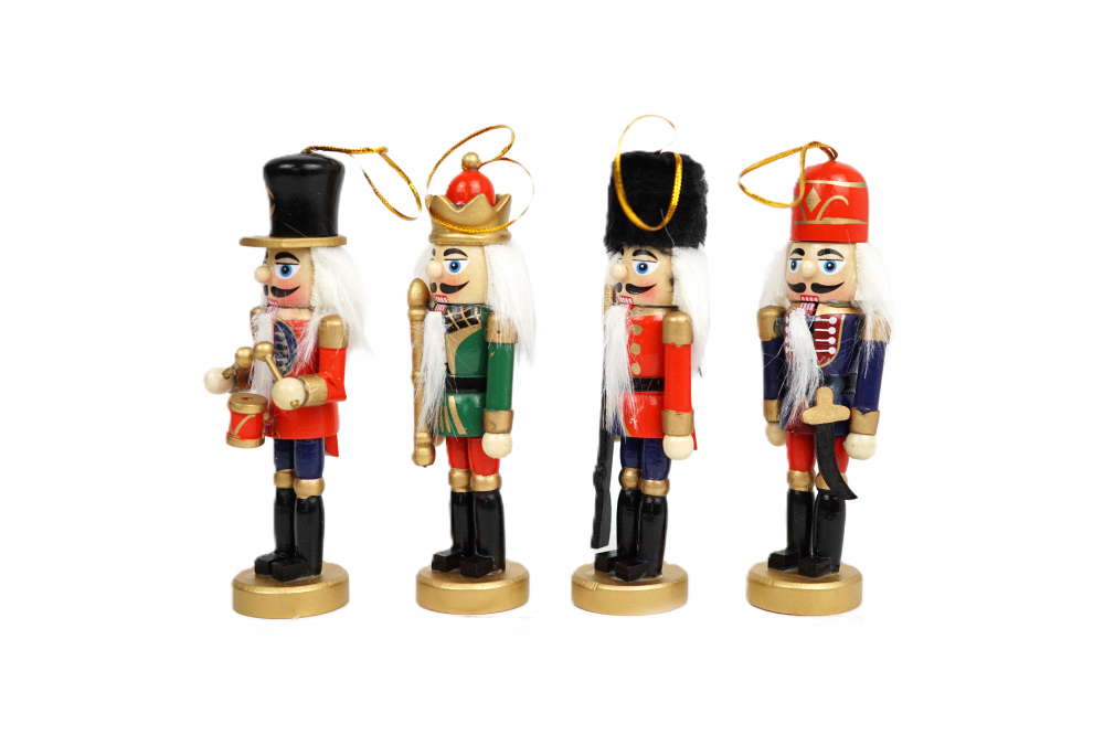 decoratiuni-craciun-set-4-spargatori-de-nuci-lemn-12.5cm-multicolor.jpg [2]
