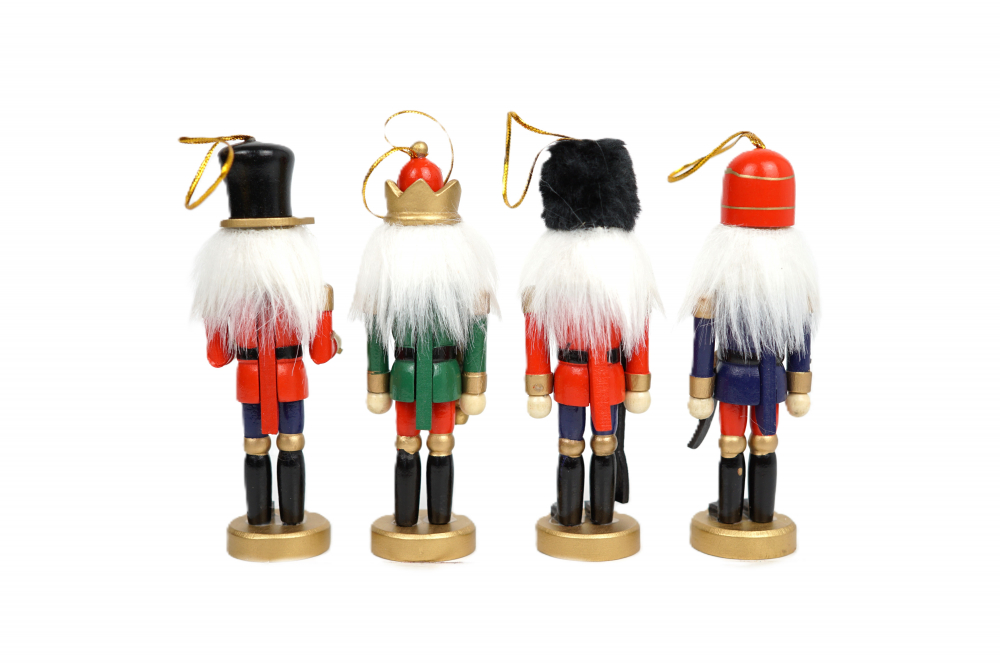 decoratiuni-craciun-set-4-spargatori-de-nuci-lemn-12.5cm-multicolor.jpg [4]