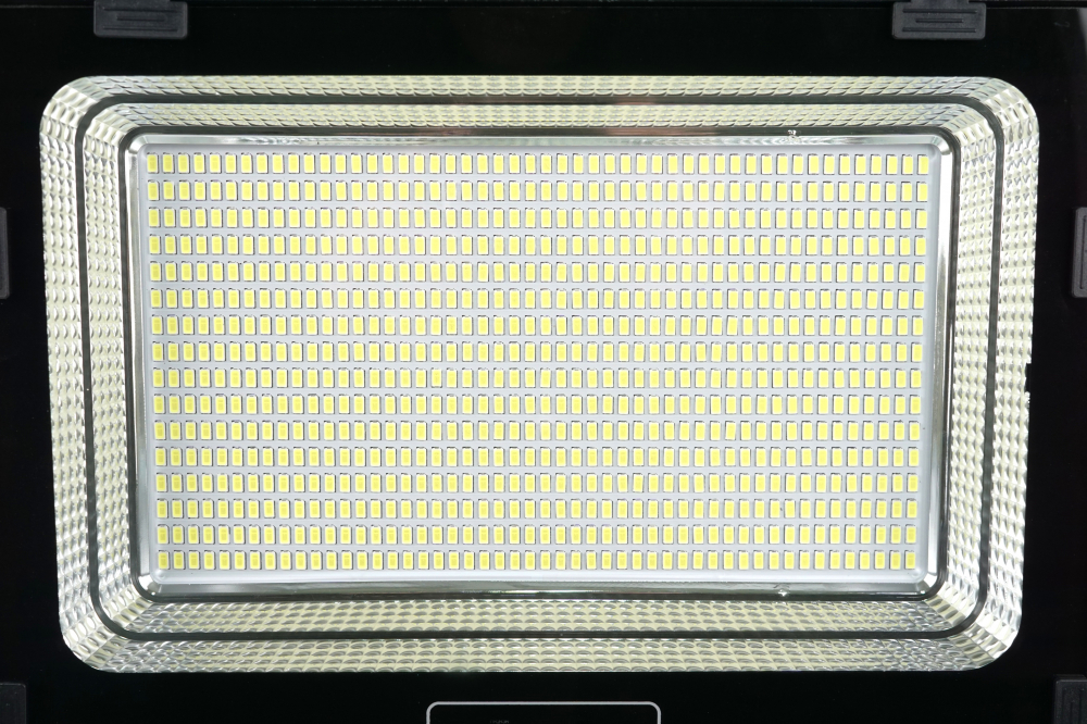 proiector-led-800w-incarcare-solara.jpg [8]