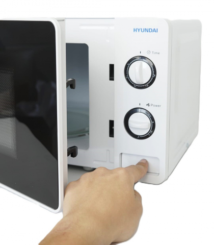 cuptor-cu-microunde-hyundai-hy-20mx77-700w-20l-alb.jpg [3]