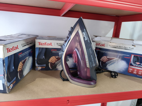 Resigilate - Fier-de-calcat-TEFAL-UltraGliss-Plus-FV6840E0-talpa-Durilium-AirGlide.jpg