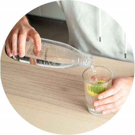 set-2-sticle-sodastream-tritan-1l-transparent-negru-ecologice-bpa-free.jpg [2]
