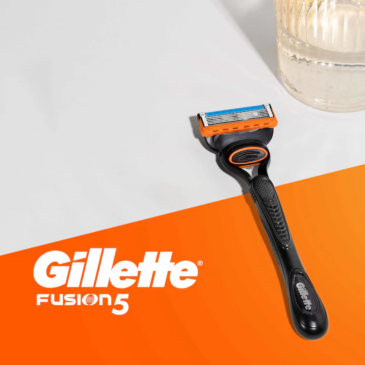 set-cadou-gillette-fusion5-aparat-de-ras-lame-rezerva-gel-voiaj.jpg [2]