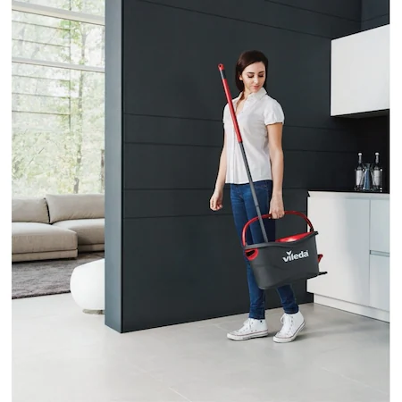 set-curatenie-vileda-easy-wring-turbo-rosu-negru-mop-microfibra.jpg [6]