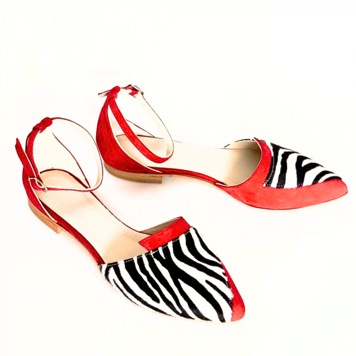 Balerini decupati din piele intoarsa cu insertie animal print Lola Red [5]