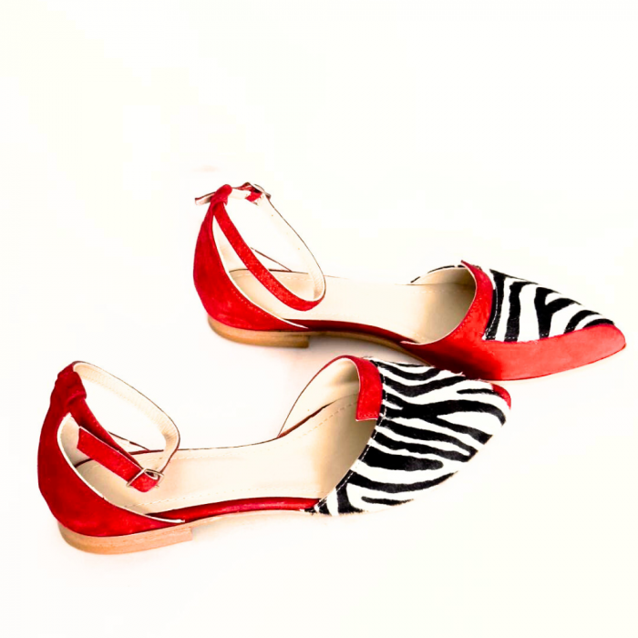 Balerini decupati din piele intoarsa cu insertie animal print Lola Red [3]