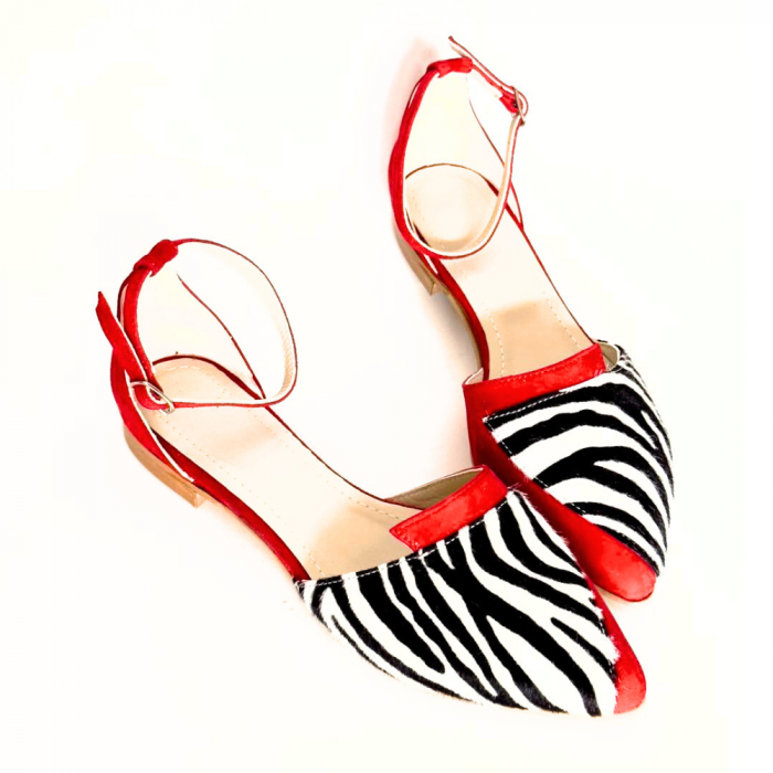 Balerini decupati din piele intoarsa cu insertie animal print Lola Red [2]