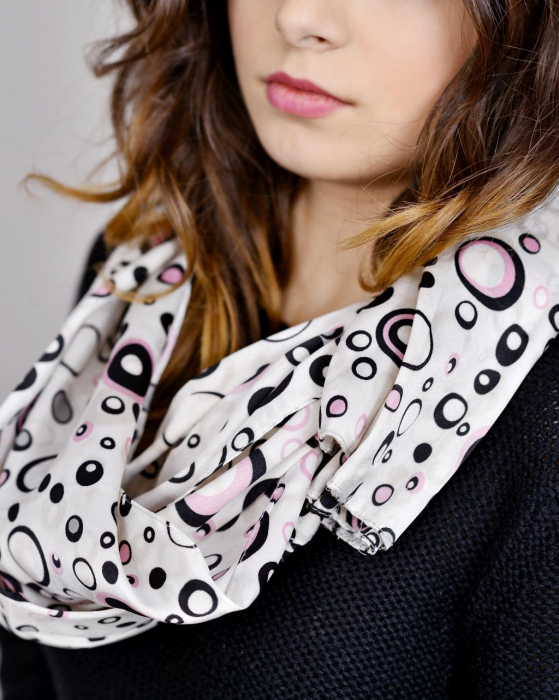 Esarfa alba cu cercuri compuse [3]