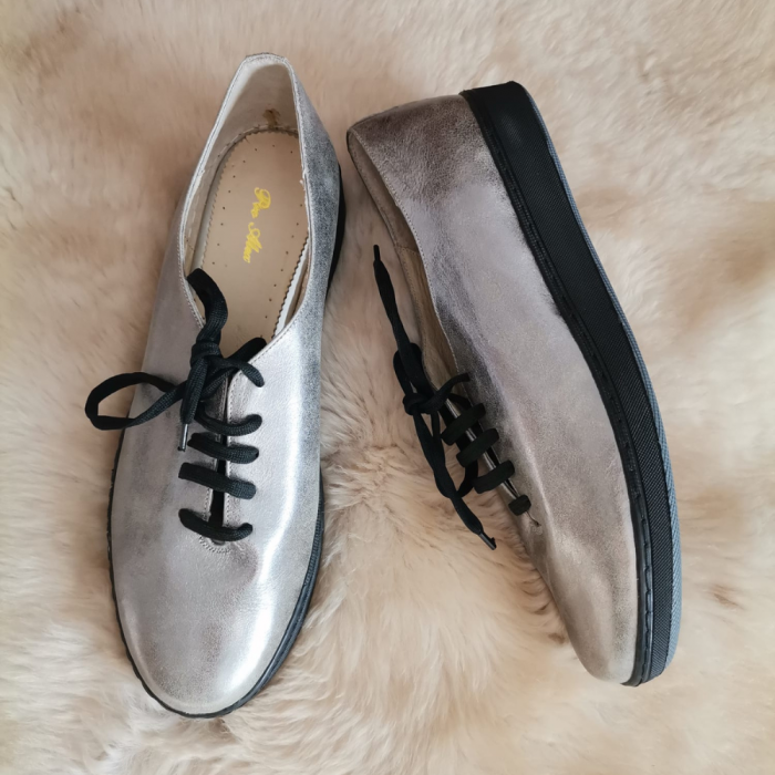 Pantofi casual din piele naturala argintie cu siret Foxy, 39 [5]