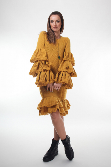Rochie galbena tricotata cu maneci ample [3]