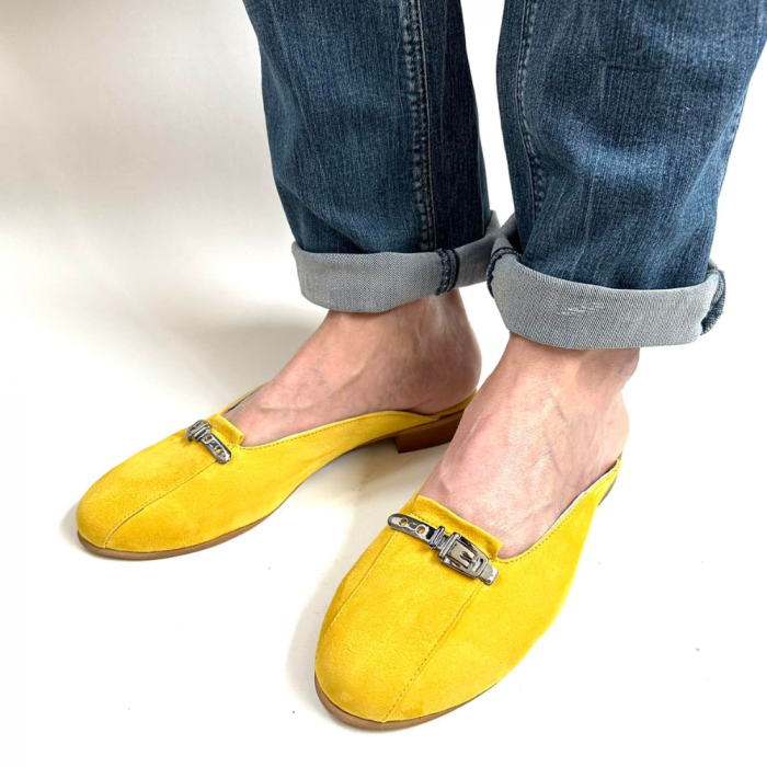 Saboti dama din piele naturala cu accesoriu metalic Fly Yellow [2]