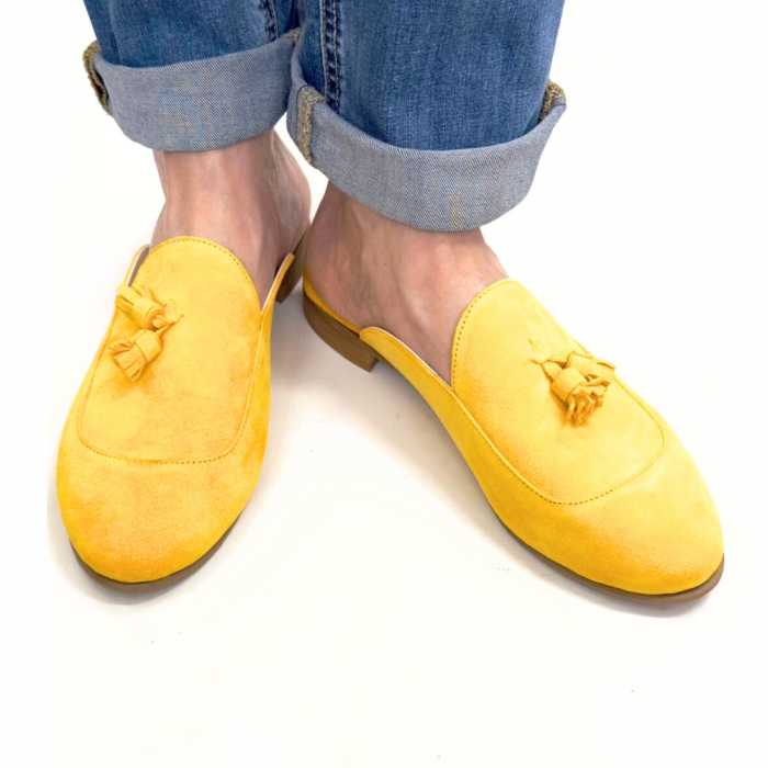 Saboti din piele intoarsa accesorizati cu ciucuri Tea Yellow [2]